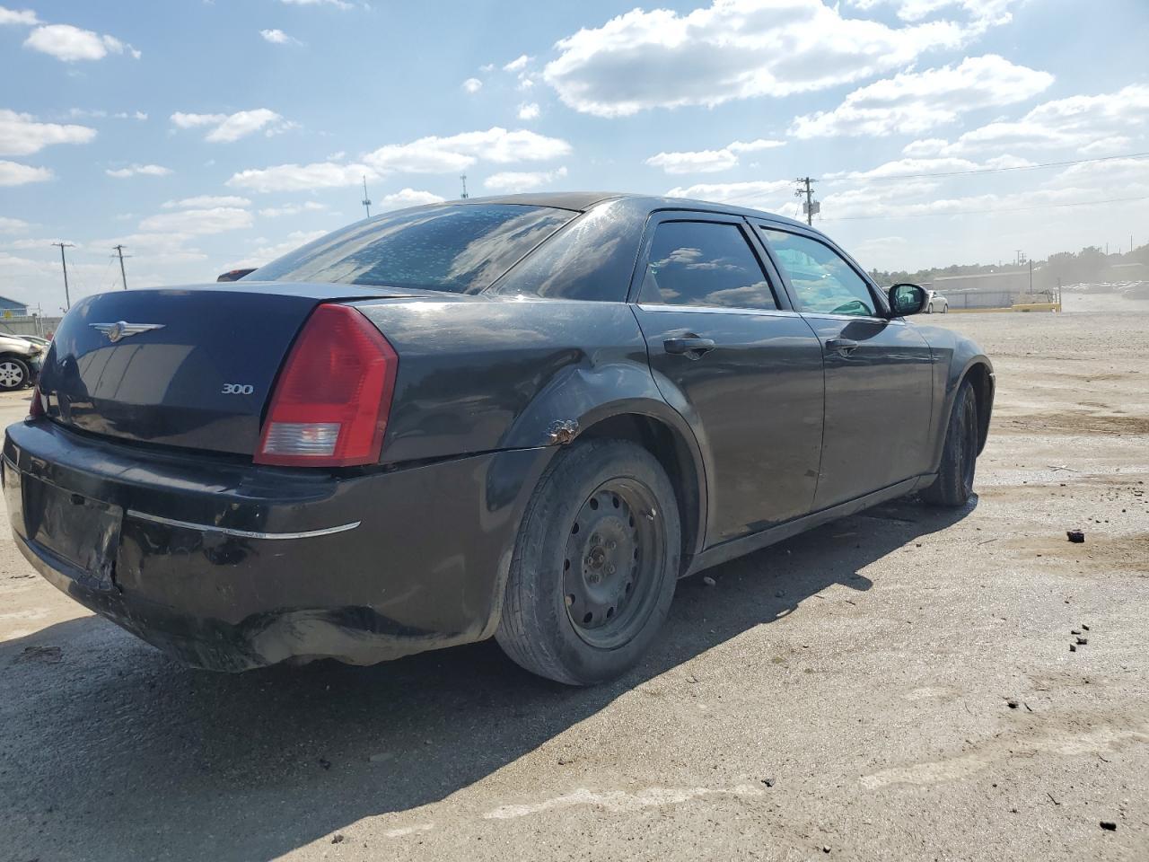 2005 Chrysler 300 Touring - Image 3