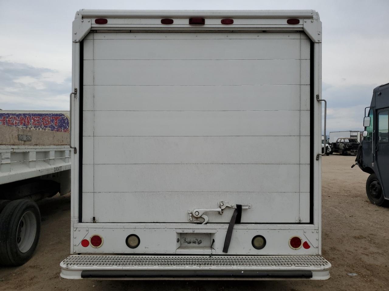2004 Ford Econoline - Delivery Van - Фото 6