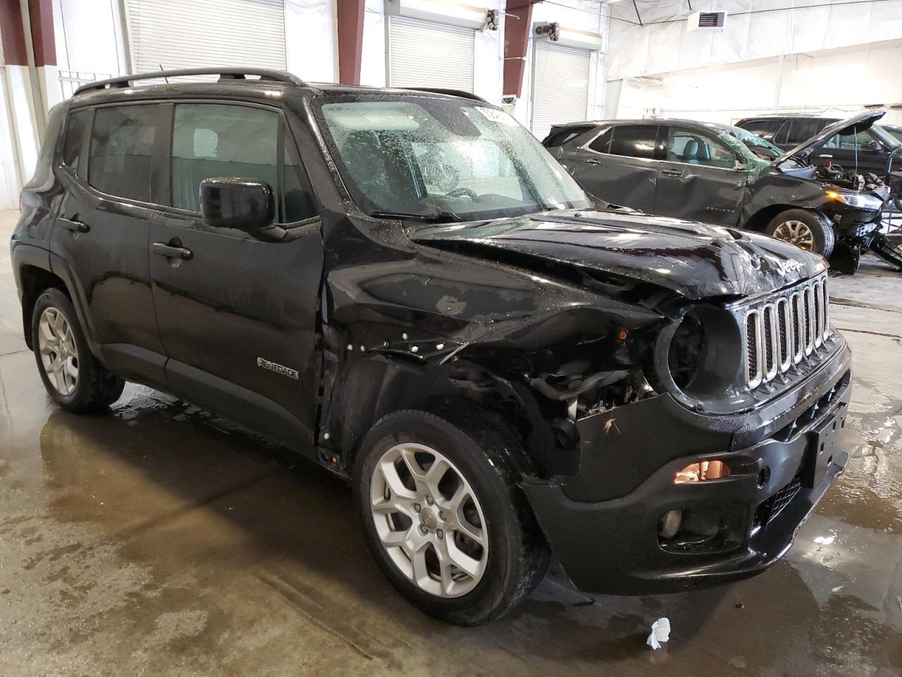 2016 Jeep Renegade Latitude - Image 4