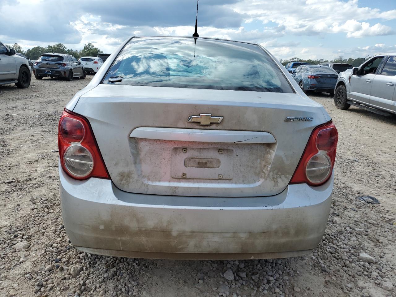 2012 Chevrolet Sonic Ls - Image 6