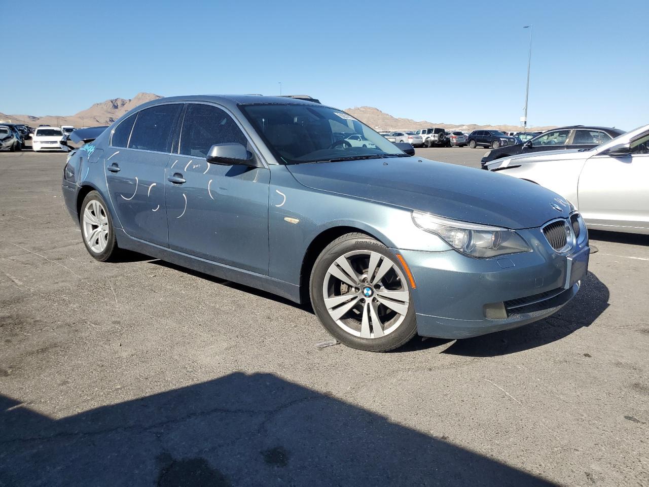 2010 BMW 528 I - Фото 4