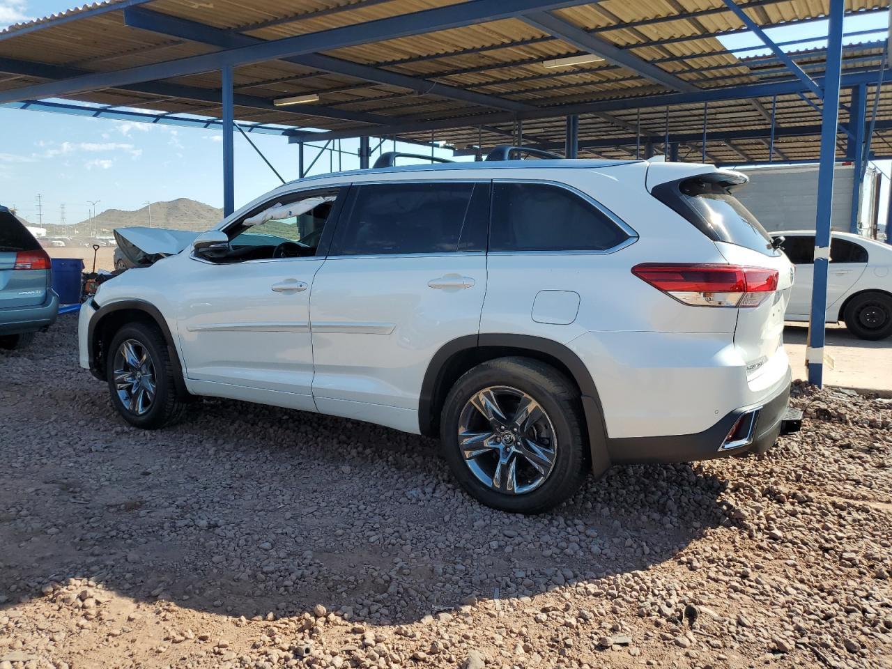 2019 Toyota Highlander Limited - Image 2