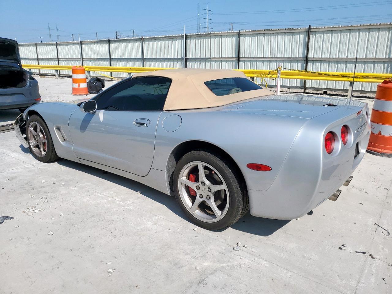 2000 Chevrolet Corvette - Фото 2