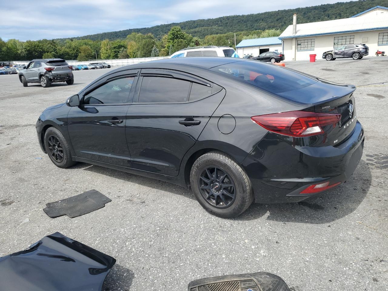 2020 Hyundai Elantra Se - Фото 2