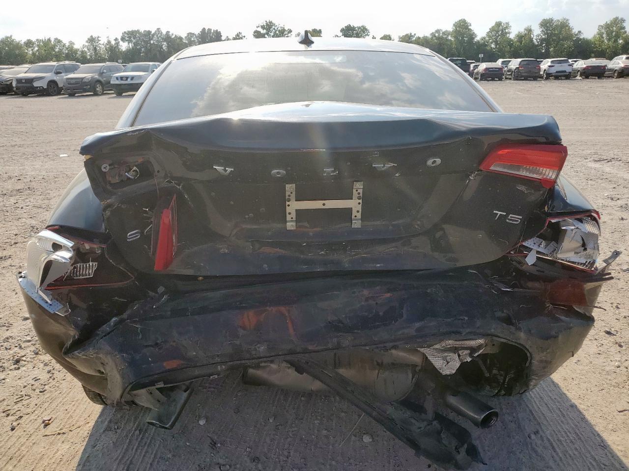 2017 Volvo S60 - Image 6