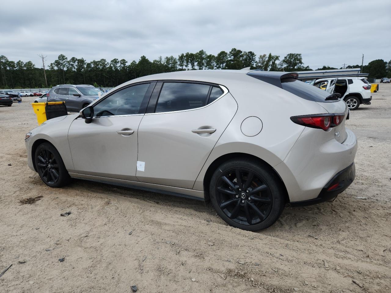 2022 Mazda 3 Premium - Фото 2
