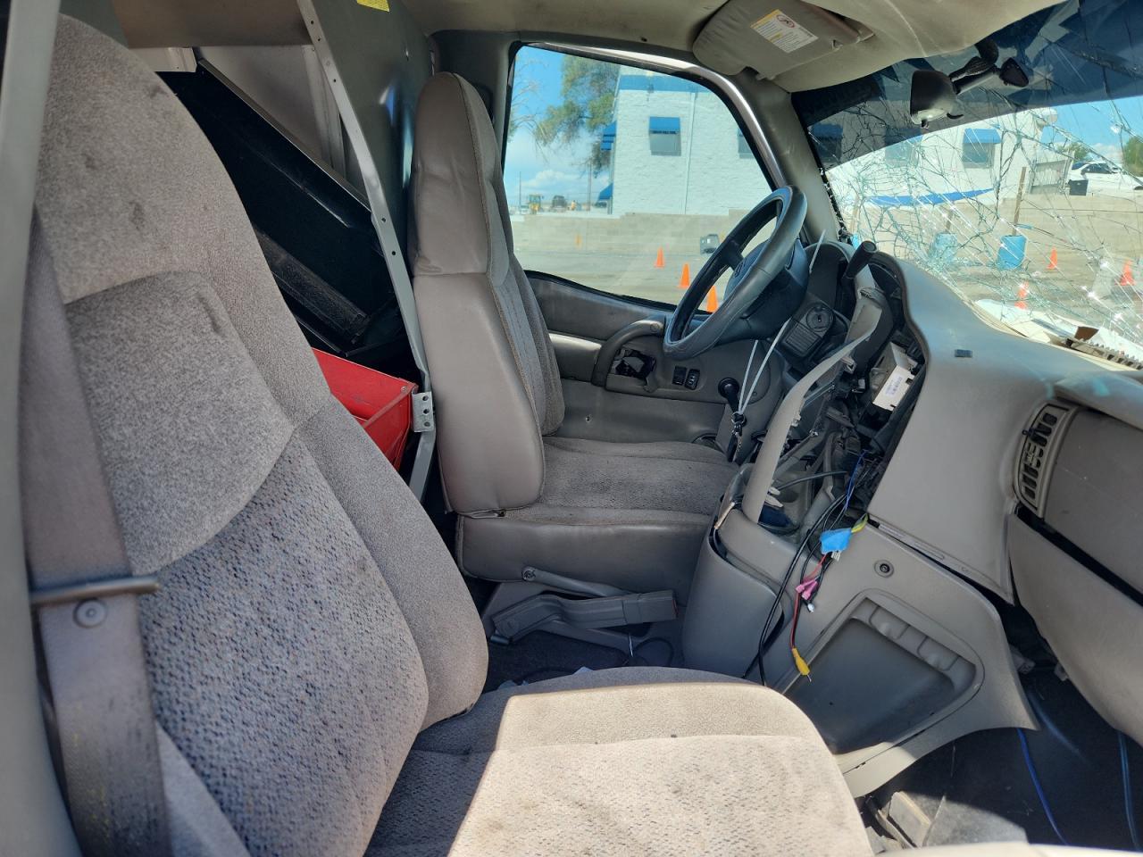 2005 Chevrolet Astro - Фото 7