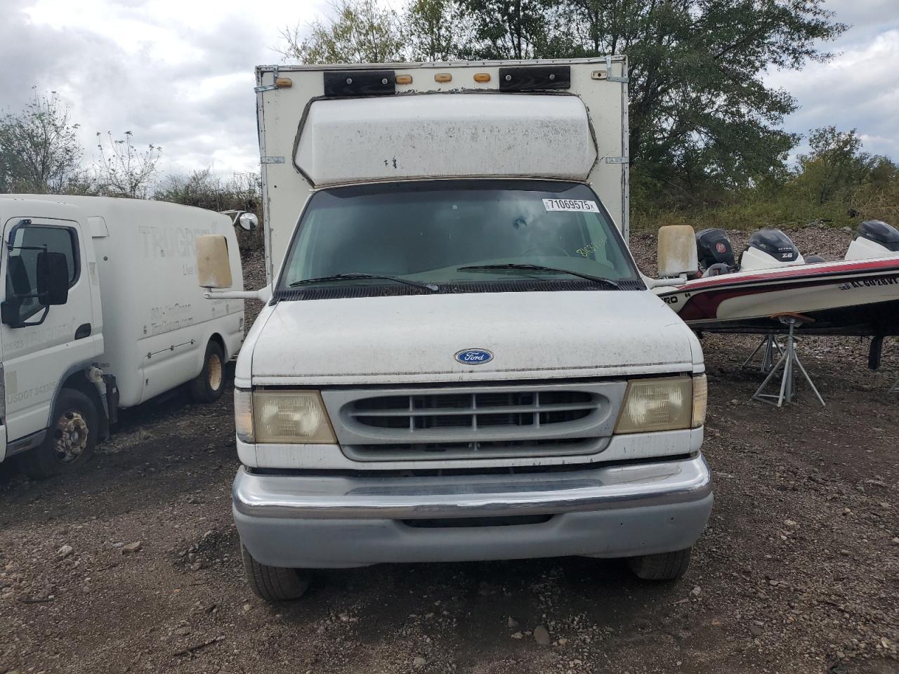 1997 Ford Econoline E350 Cutaway Van - Фото 5