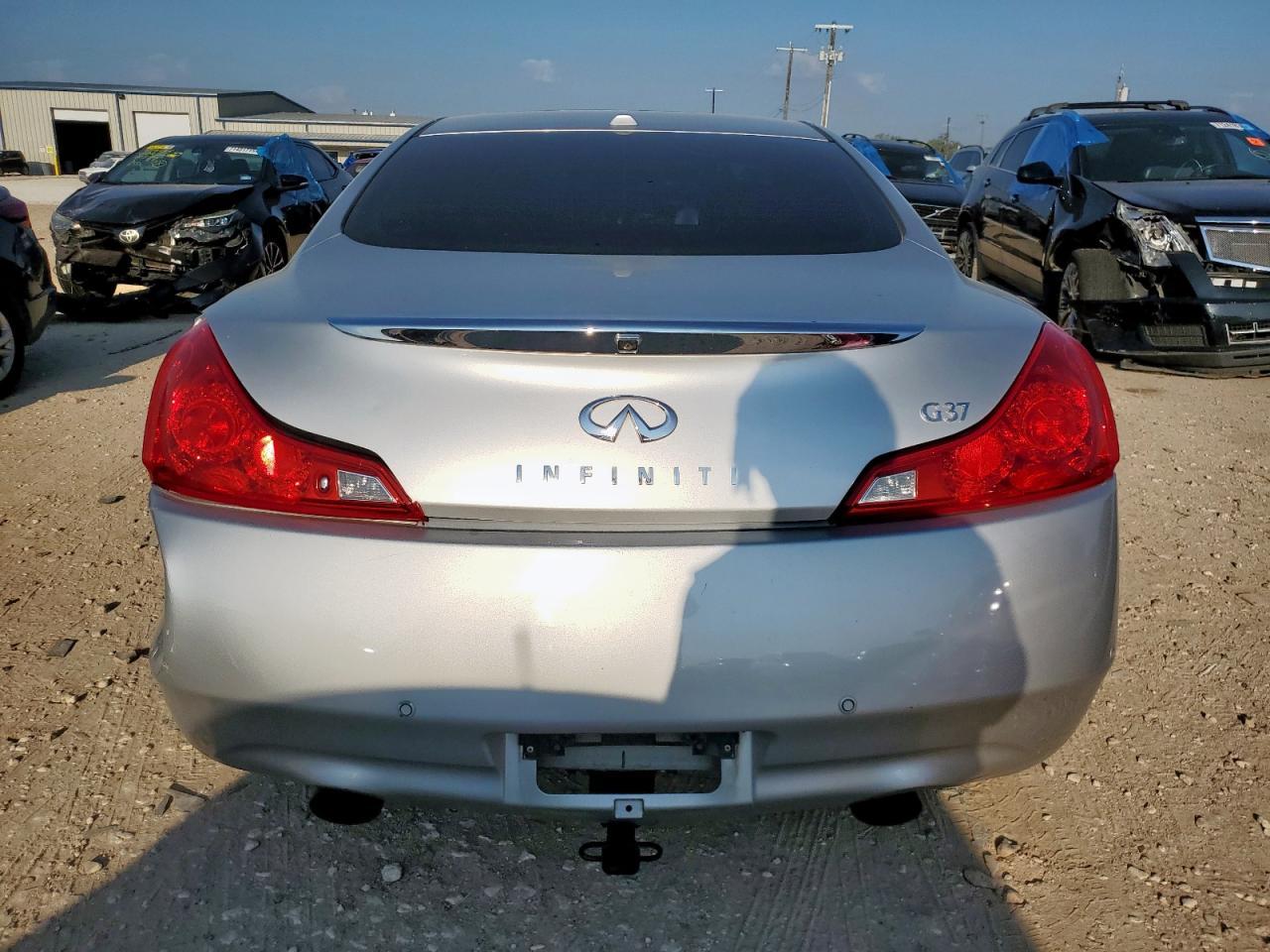 2010 Infiniti G37 Base - Фото 6