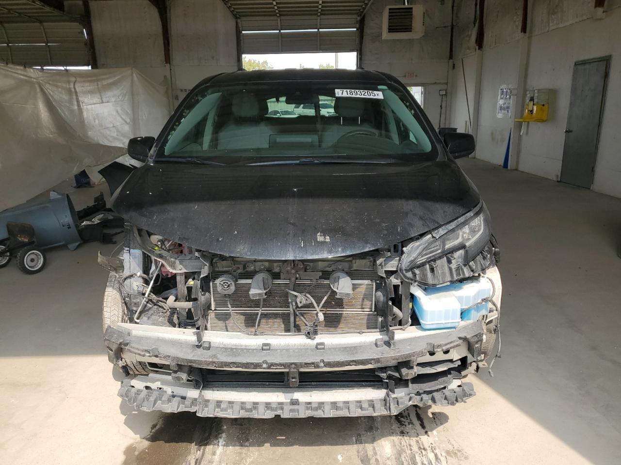 2021 Toyota Sienna Le - Image 5