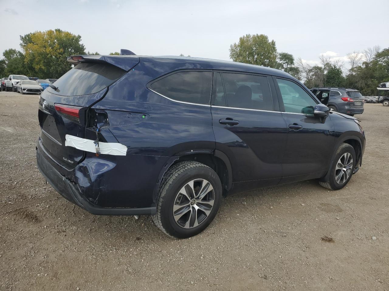 2021 Toyota Highlander Xle - Фото 3