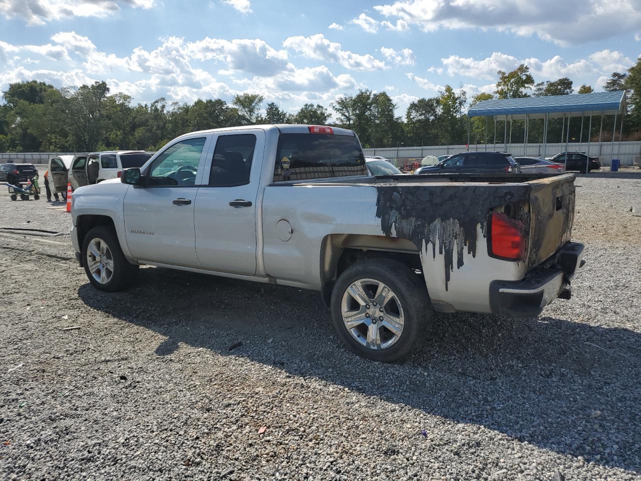 2017 Chevrolet Silverado C1500 Custom - Фото 2