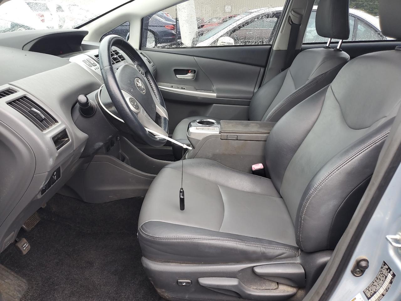 2014 Toyota Prius V - Image 7