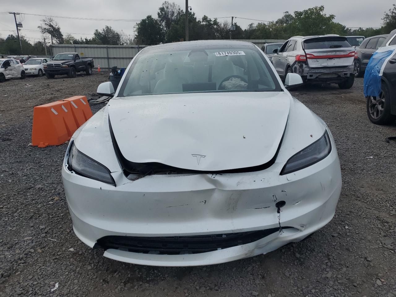 2025 Tesla Model 3 - Фото 5