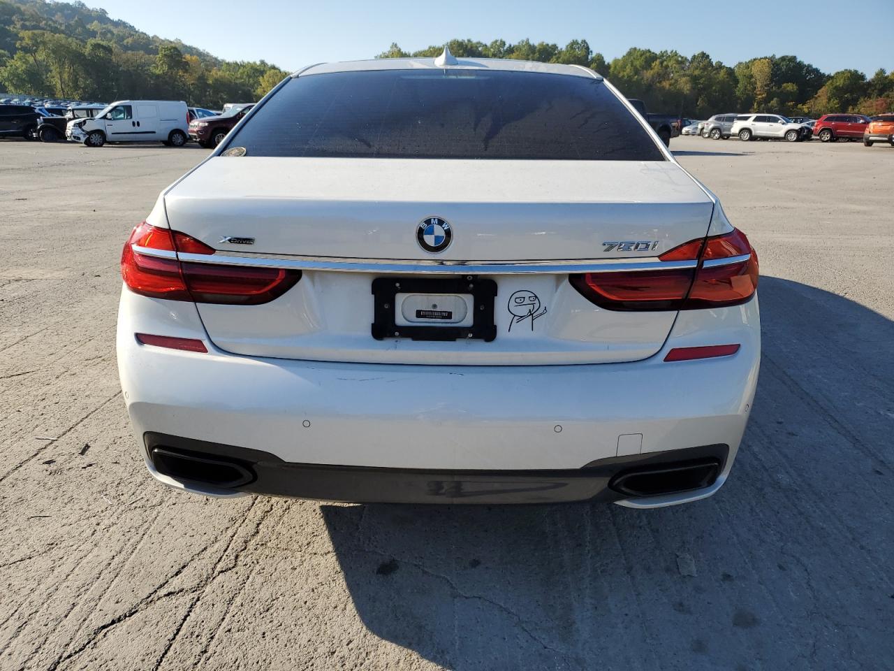 2017 BMW 750 Xi - Image 6