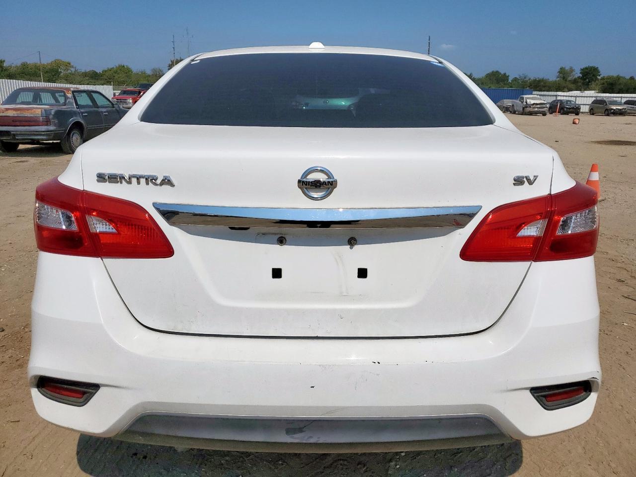 2017 Nissan Sentra S - Фото 6