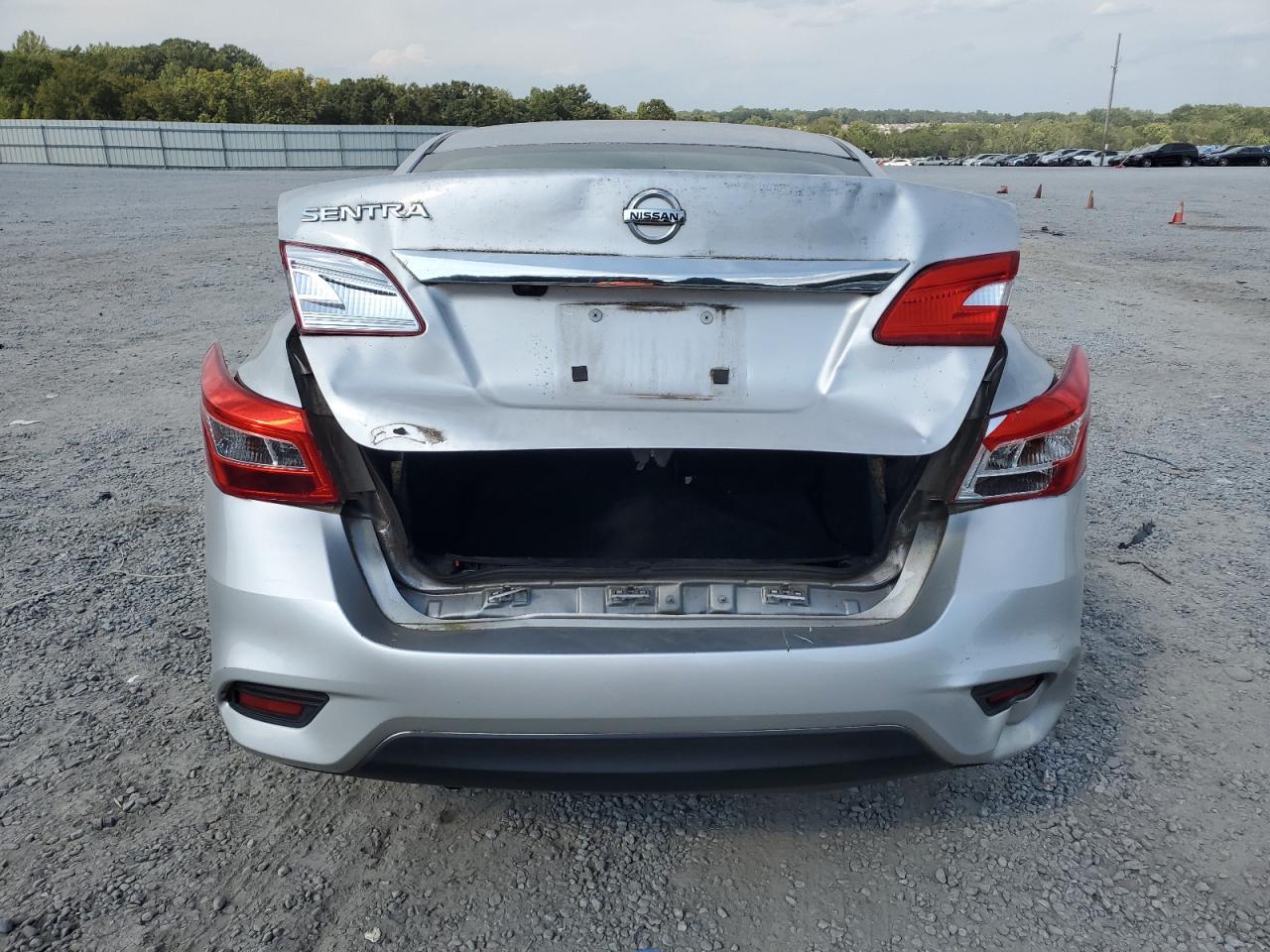 2019 Nissan Sentra S - Фото 6