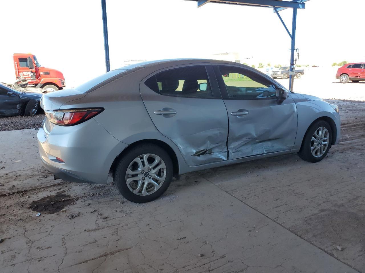 2017 Toyota Yaris Ia - Фото 3