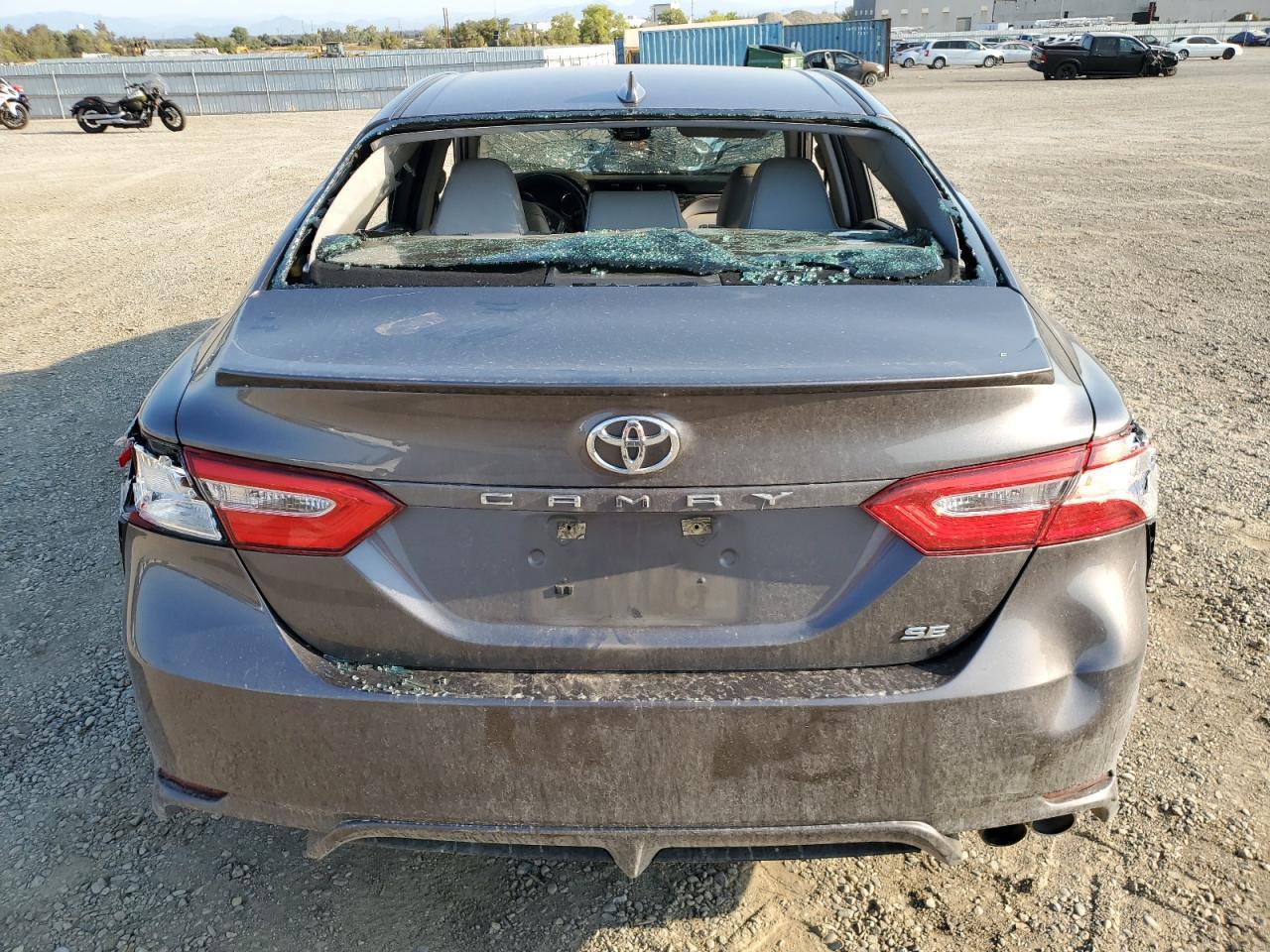 2020 Toyota Camry Se - Image 6