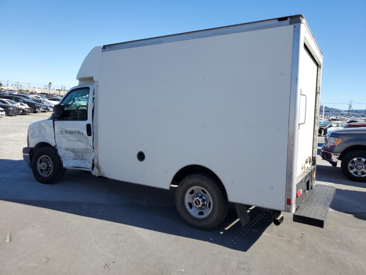 2017 GMC Savana Cutaway G3500 - Image 2