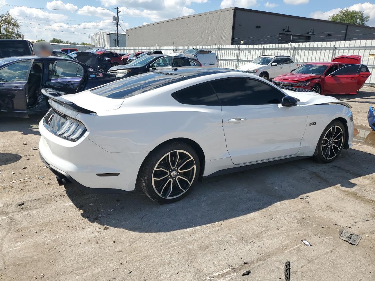 2019 Ford Mustang Gt - Image 3