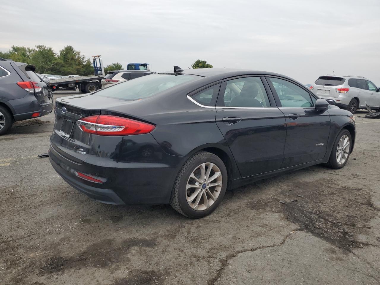 2019 Ford Fusion Se - Image 3