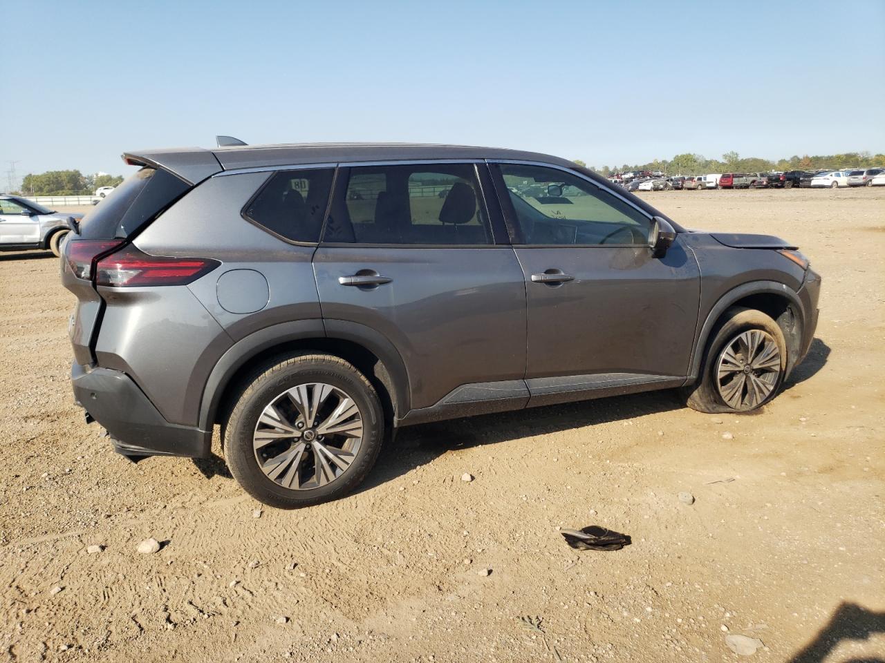 2021 Nissan Rogue Sv - Image 3