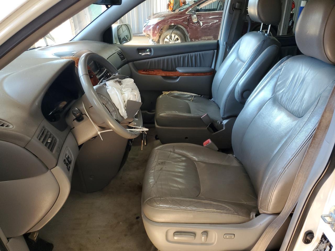 2010 Toyota Sienna Xle - Фото 7