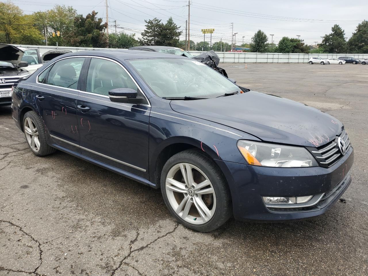 2013 Volkswagen Passat Sel - Image 4