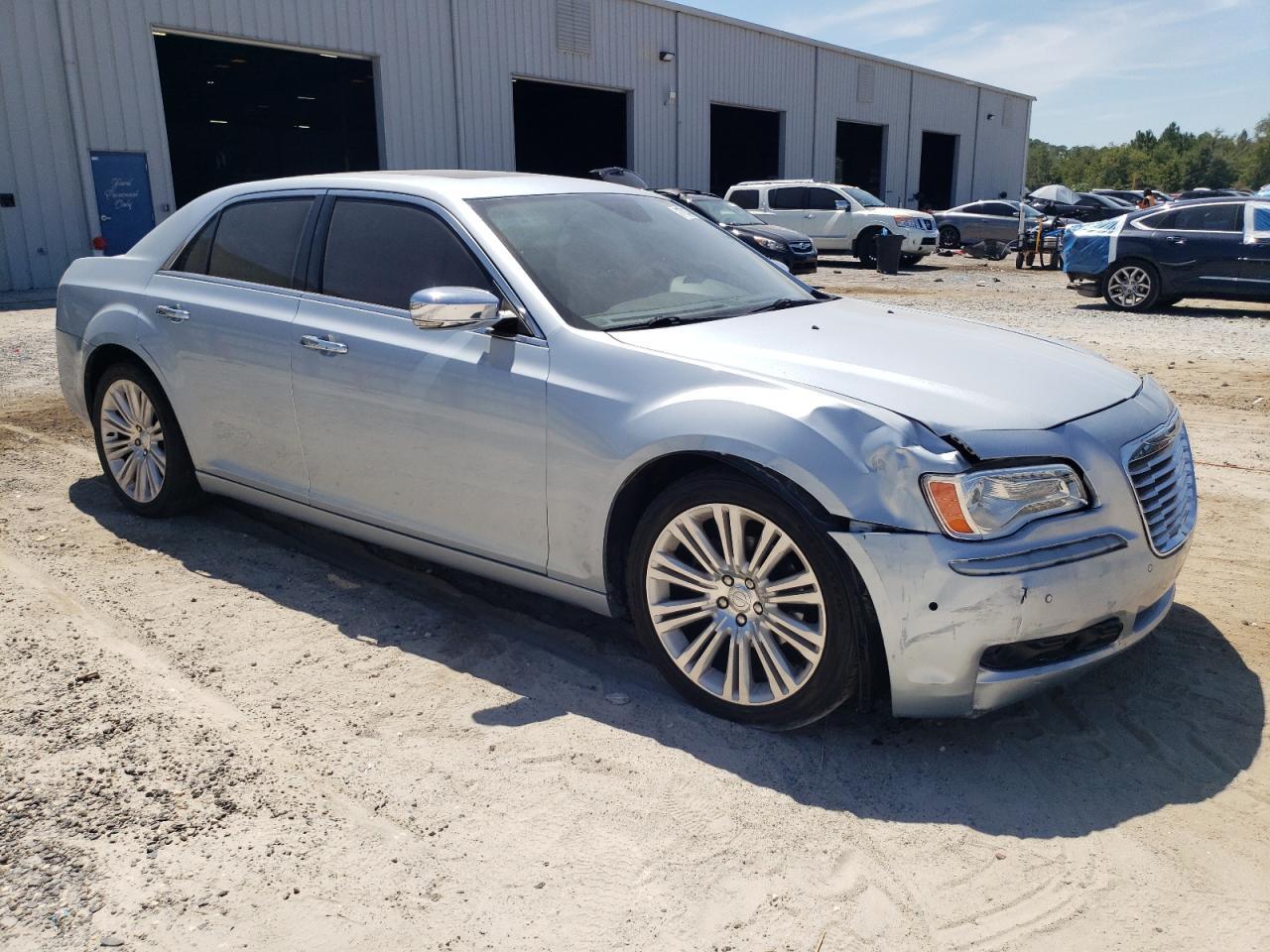 2013 Chrysler 300C - Фото 4