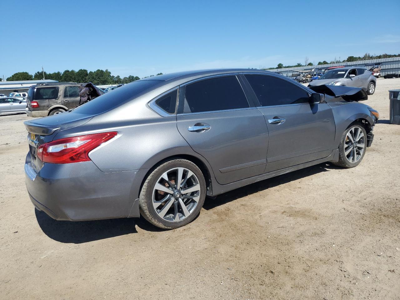 2016 Nissan Altima 2.5 - Фото 3