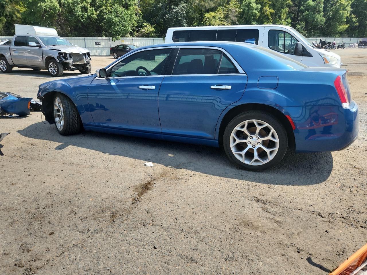 2020 Chrysler 300C - Фото 2