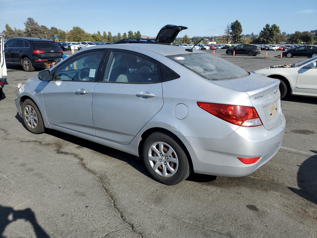2013 Hyundai Accent Gls - Фото 2