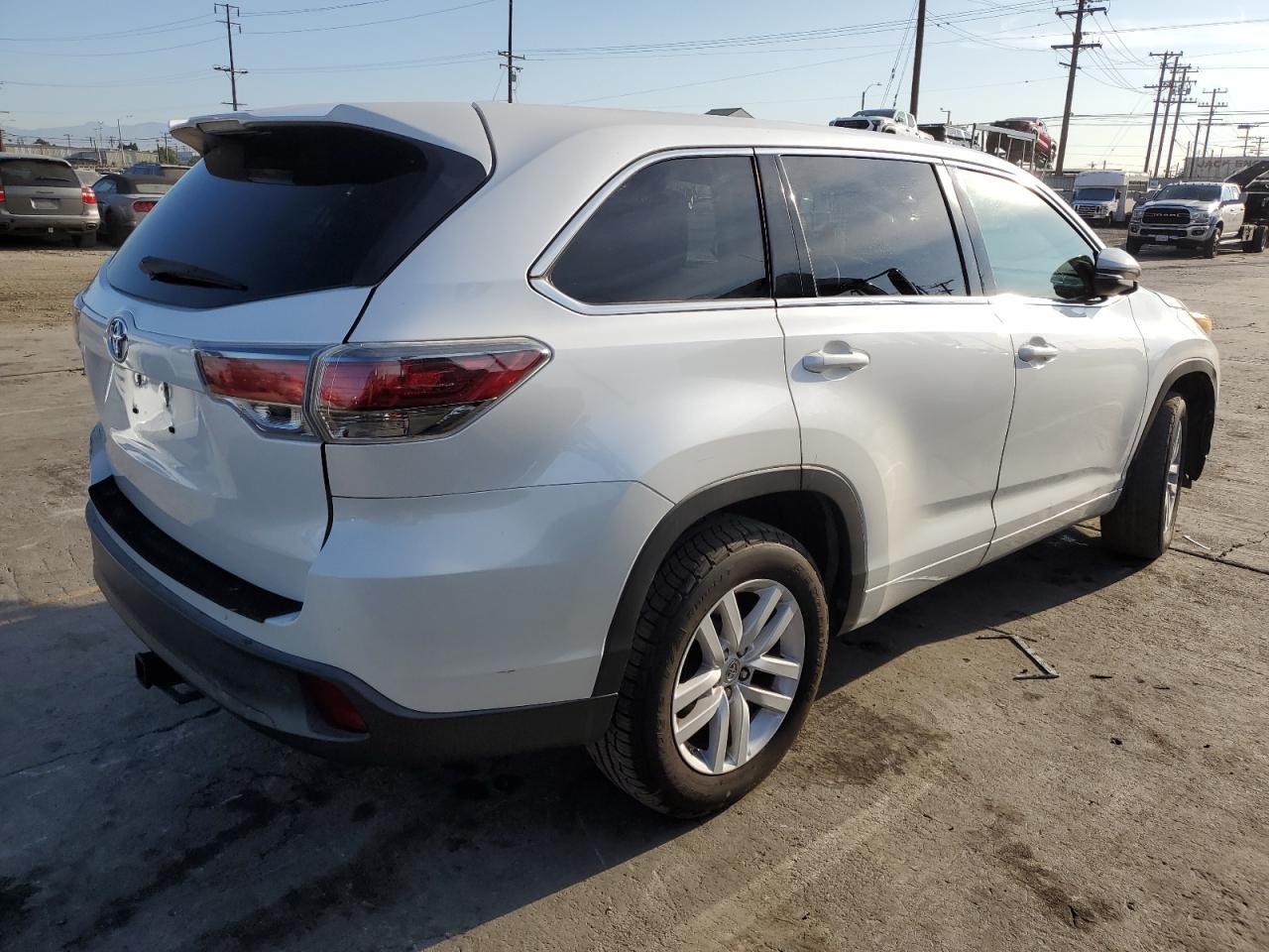 2015 Toyota Highlander Le - Фото 3