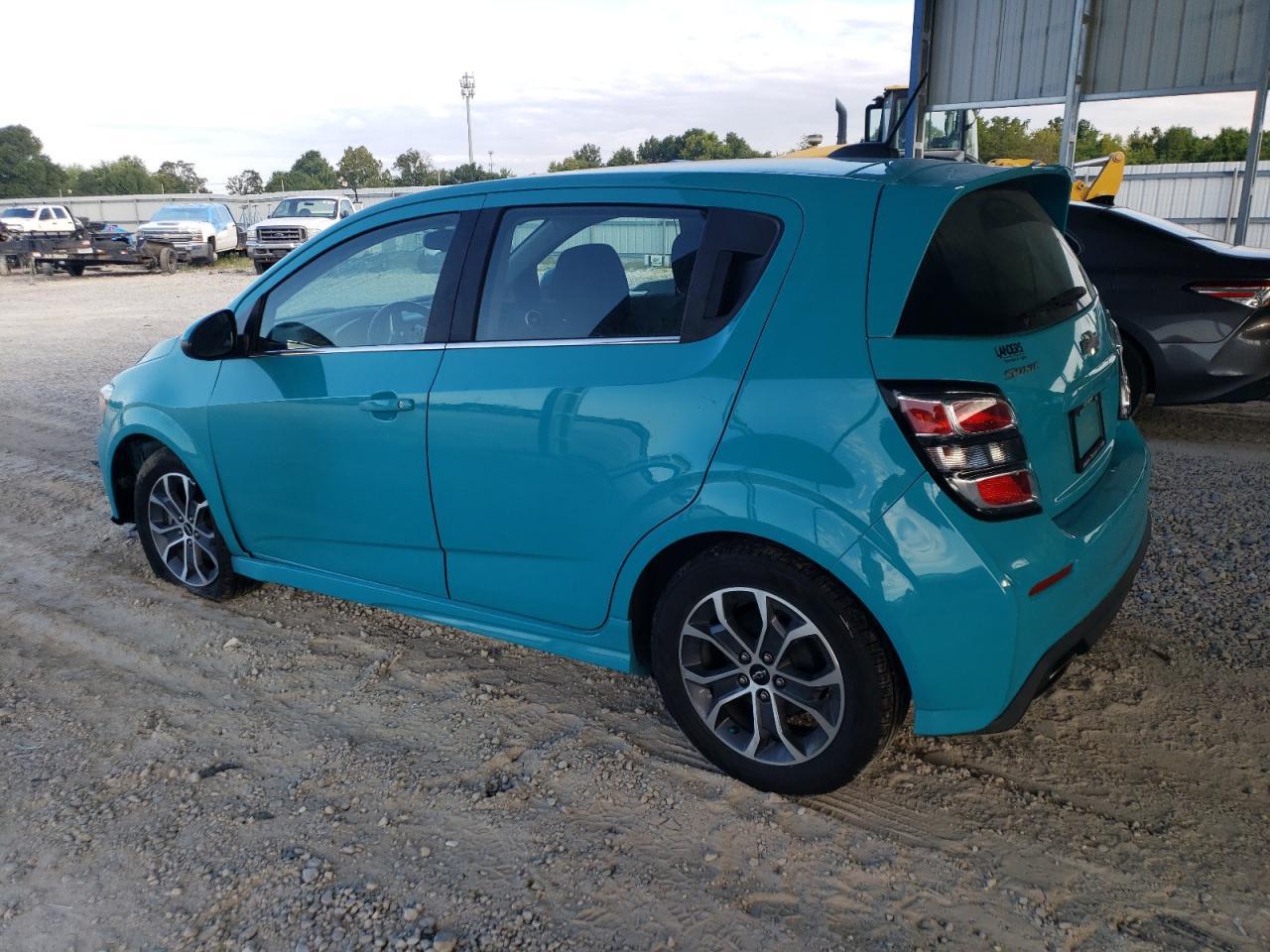 2020 Chevrolet Sonic Lt - Image 2