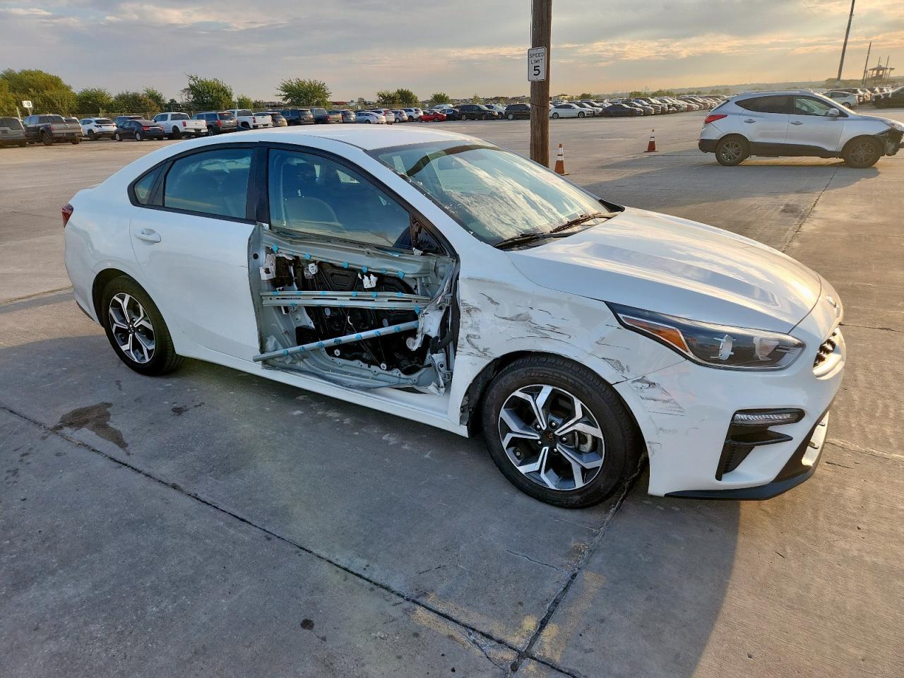 2021 Kia Forte Fe - Фото 4