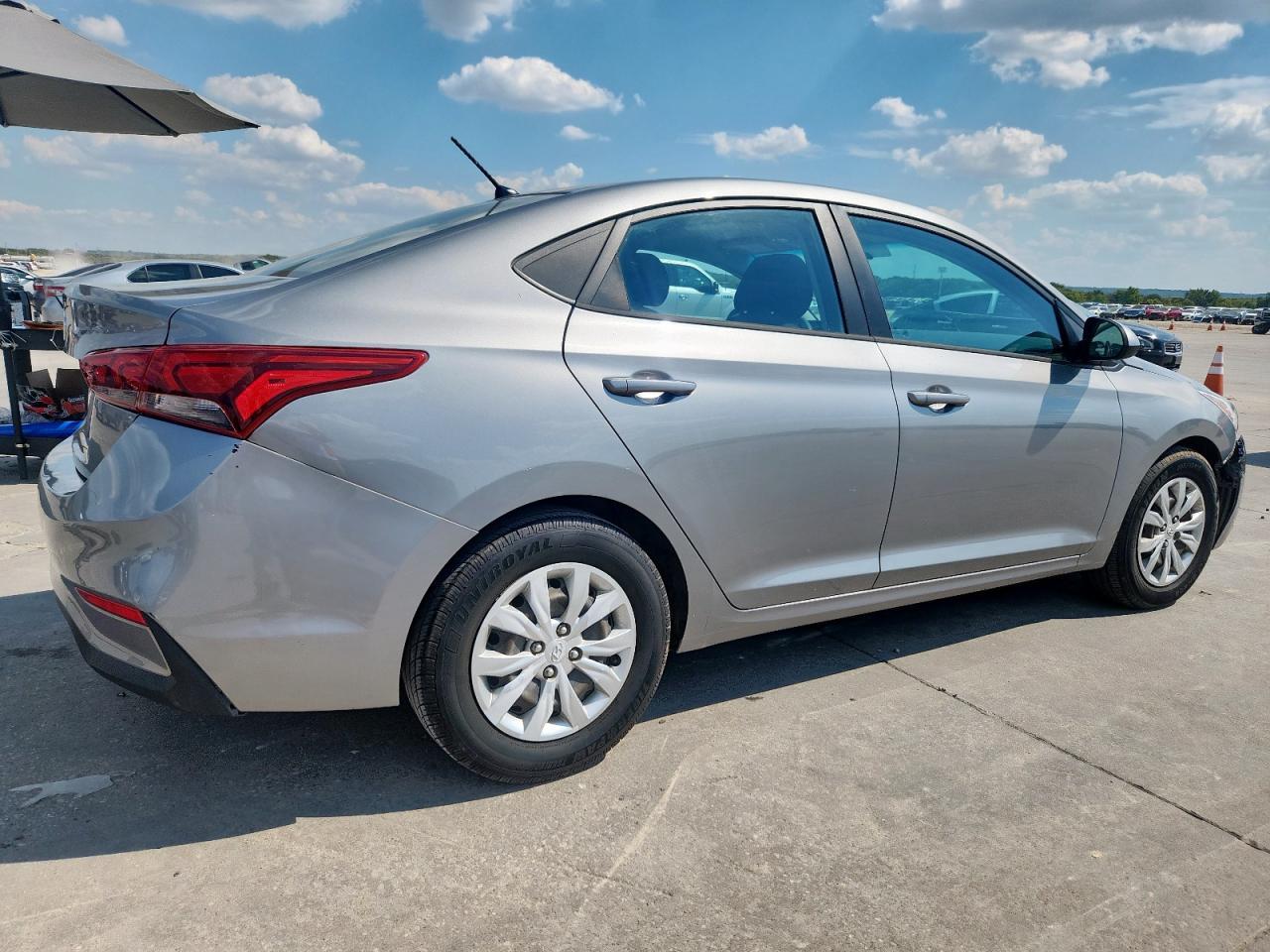 2021 Hyundai Accent Se - Фото 3