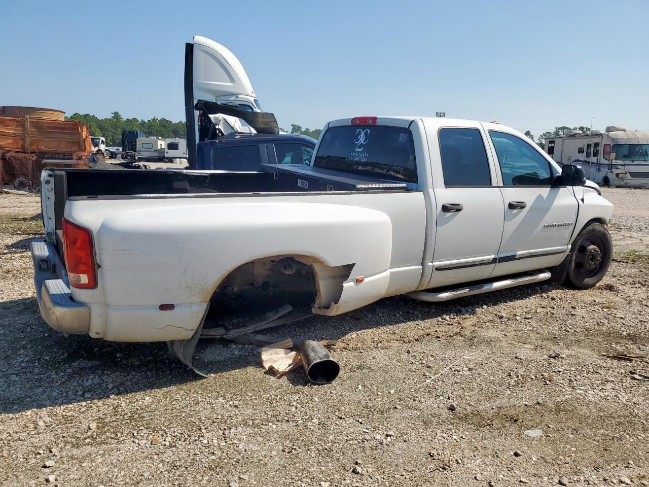 2005 Dodge Ram 3500 St - Фото 3