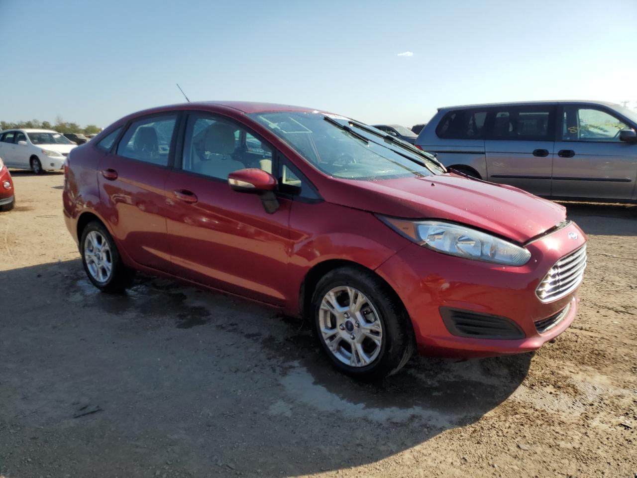 2016 Ford Fiesta Se - Фото 4