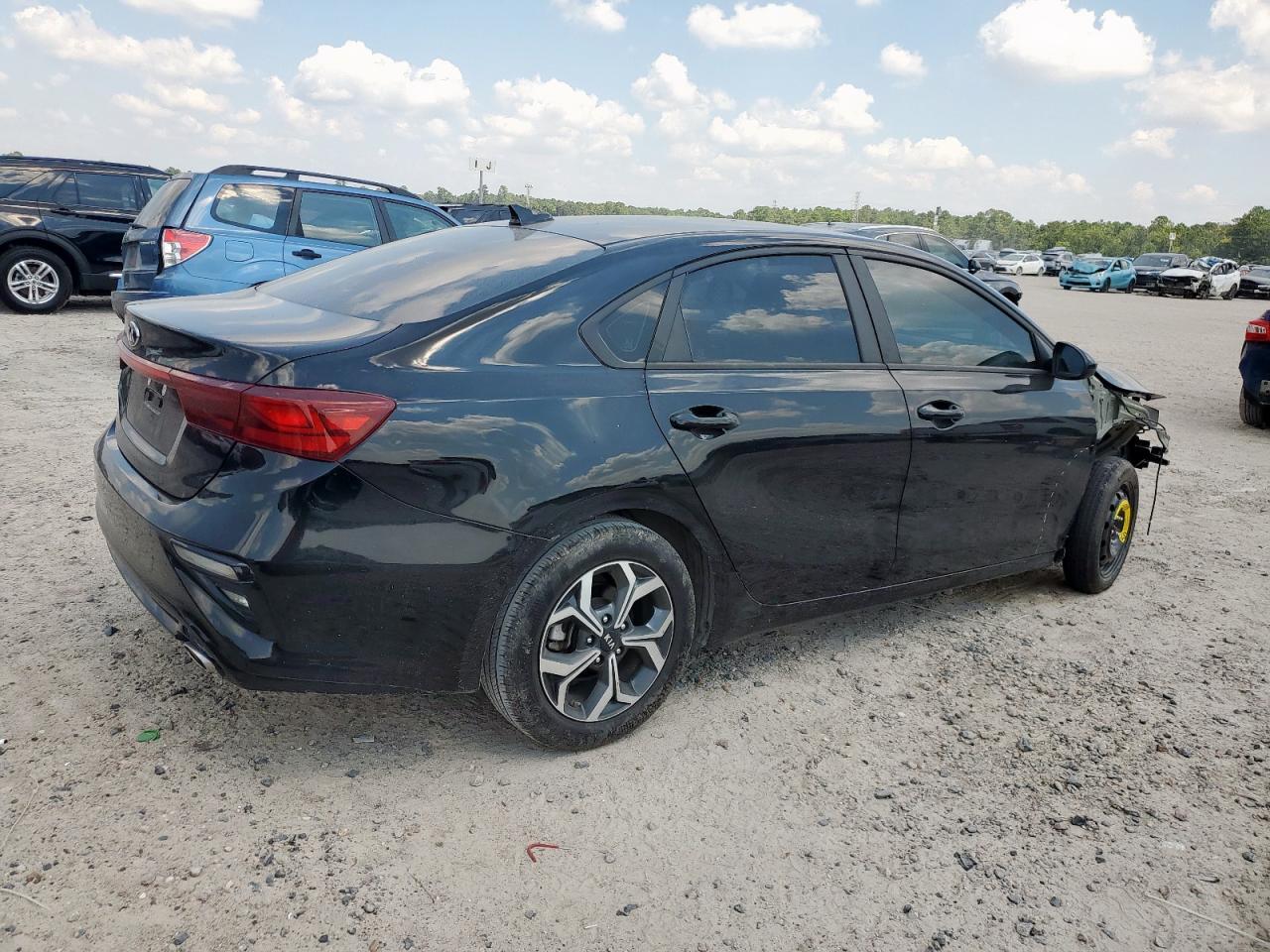 2021 Kia Forte Fe - Image 3