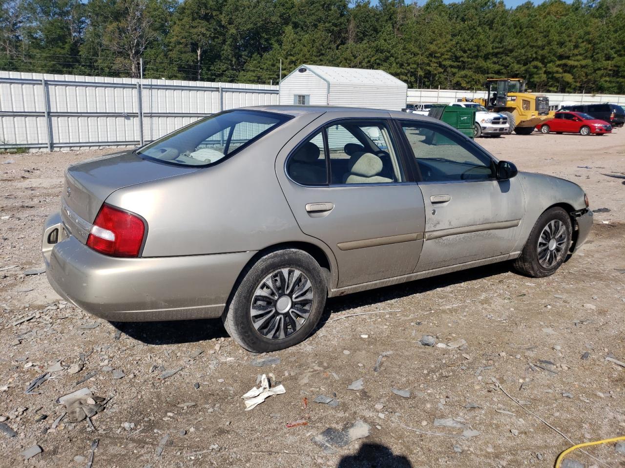 2000 Nissan Altima Xe - Фото 3