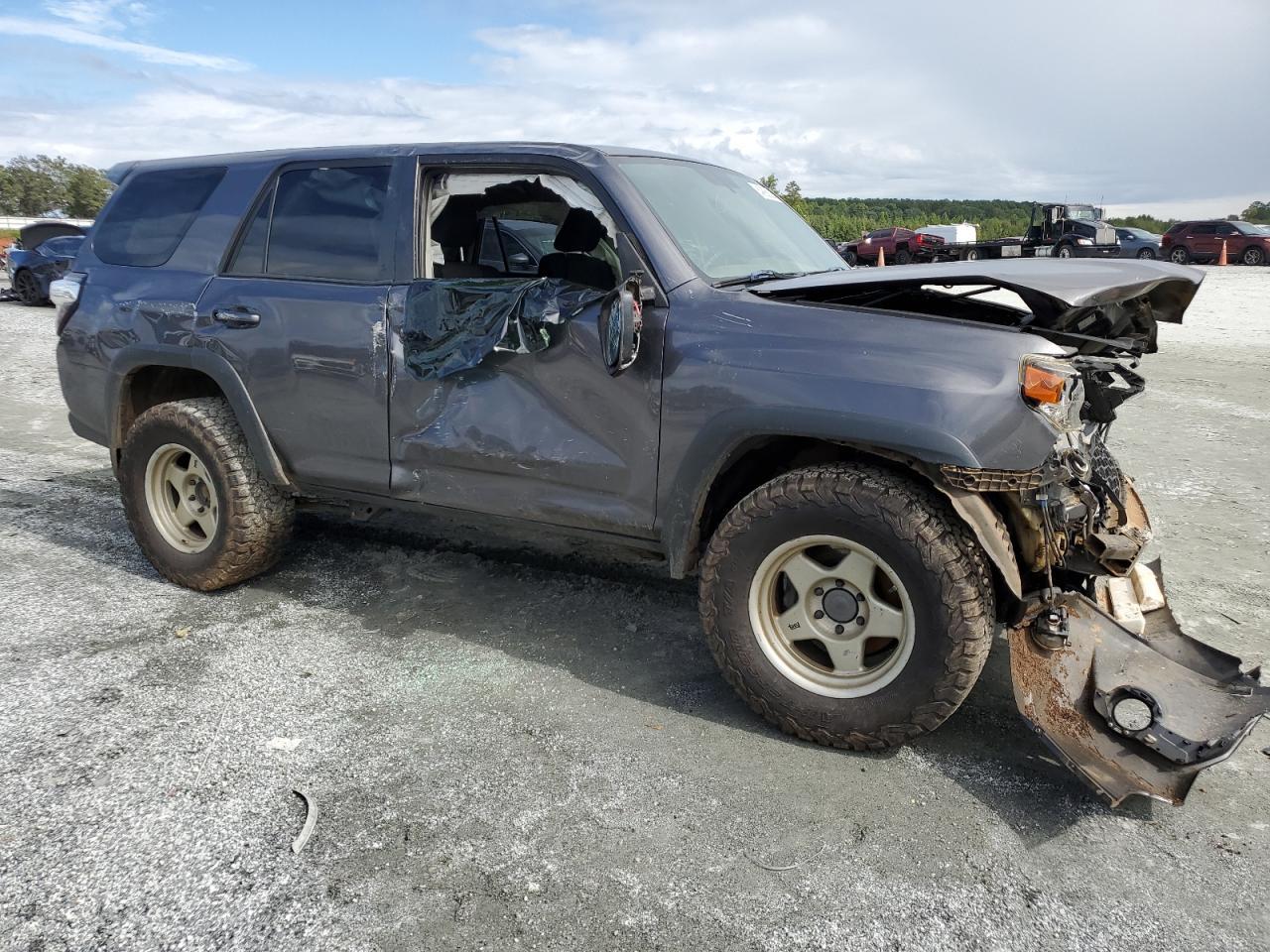 2015 Toyota 4Runner Sr5/Sr5 Premium - Image 4