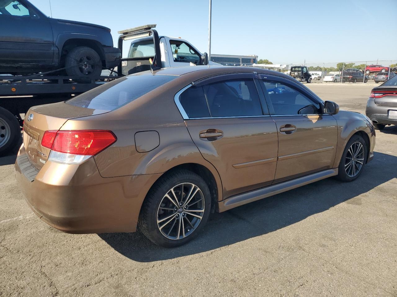 2012 Subaru Legacy 2.5I Limited - Фото 3