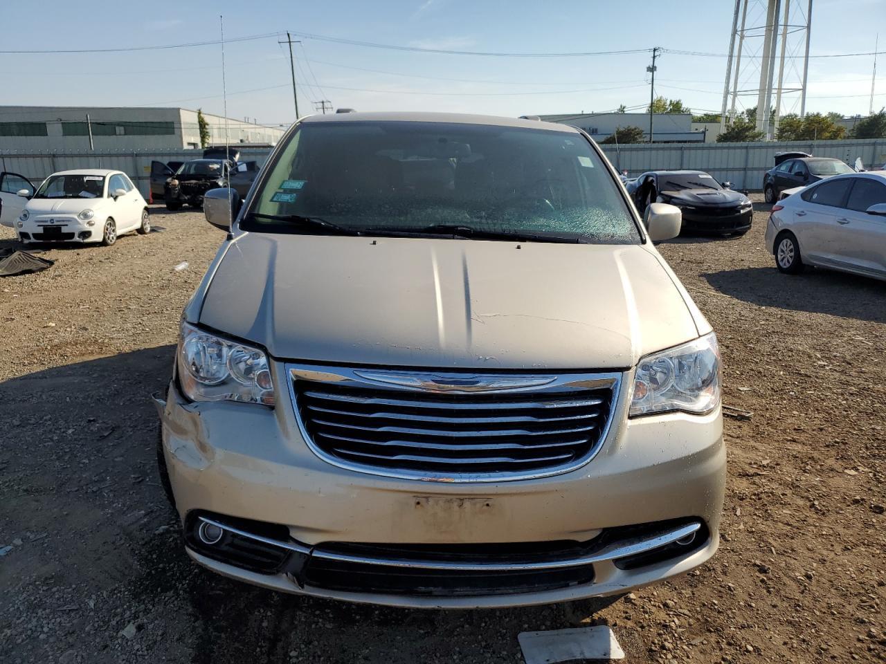 2014 Chrysler Town & Country Touring - Фото 5