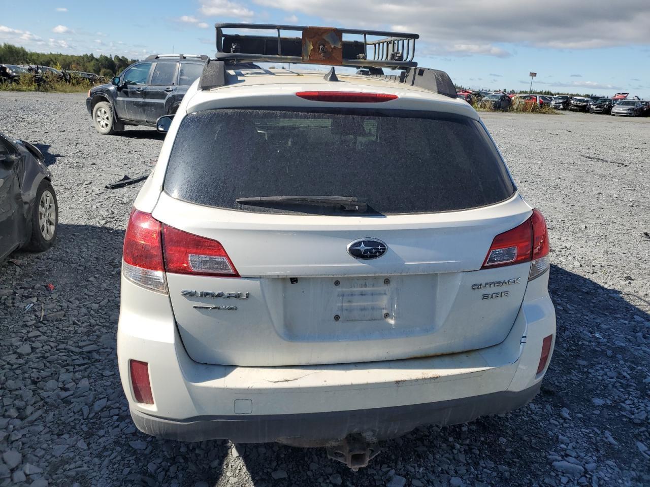 2013 Subaru Outback 3.6R Limited - Image 6