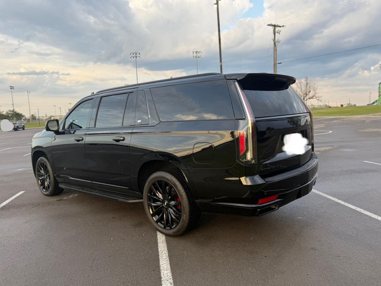 2021 Cadillac Escalade Esv Luxury - Image 3
