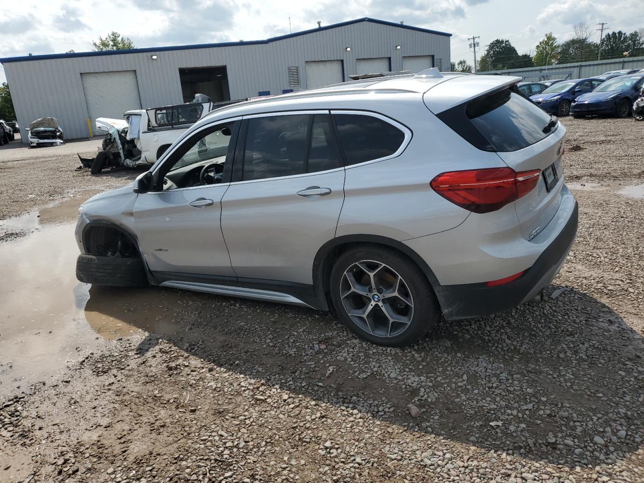 2018 BMW X1 xDrive28I - Фото 2