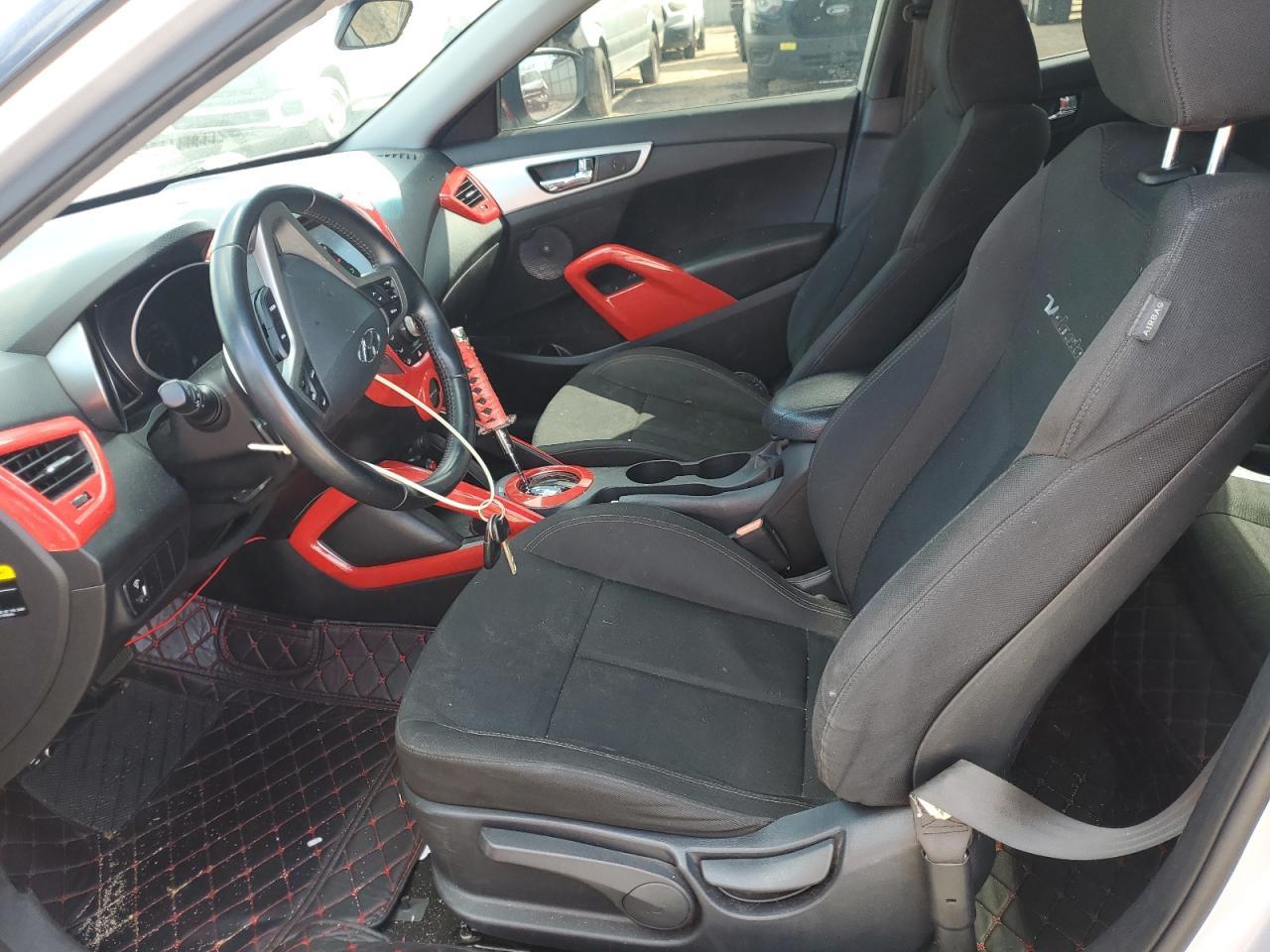 2017 Hyundai Veloster - Image 7