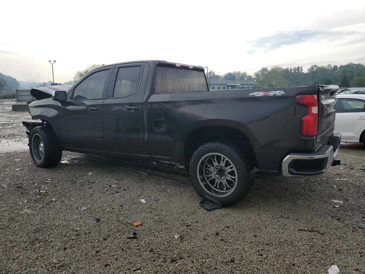 2019 Chevrolet Silverado K1500 Lt - Image 2