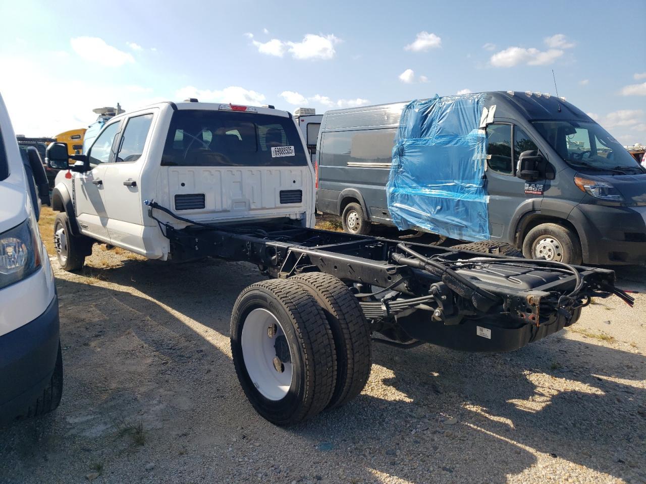 2023 Ford F550 Super Duty Super Duty - Фото 2